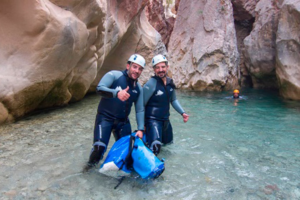 Enjoy the adventure in Guara Canyons  with the rest of the group